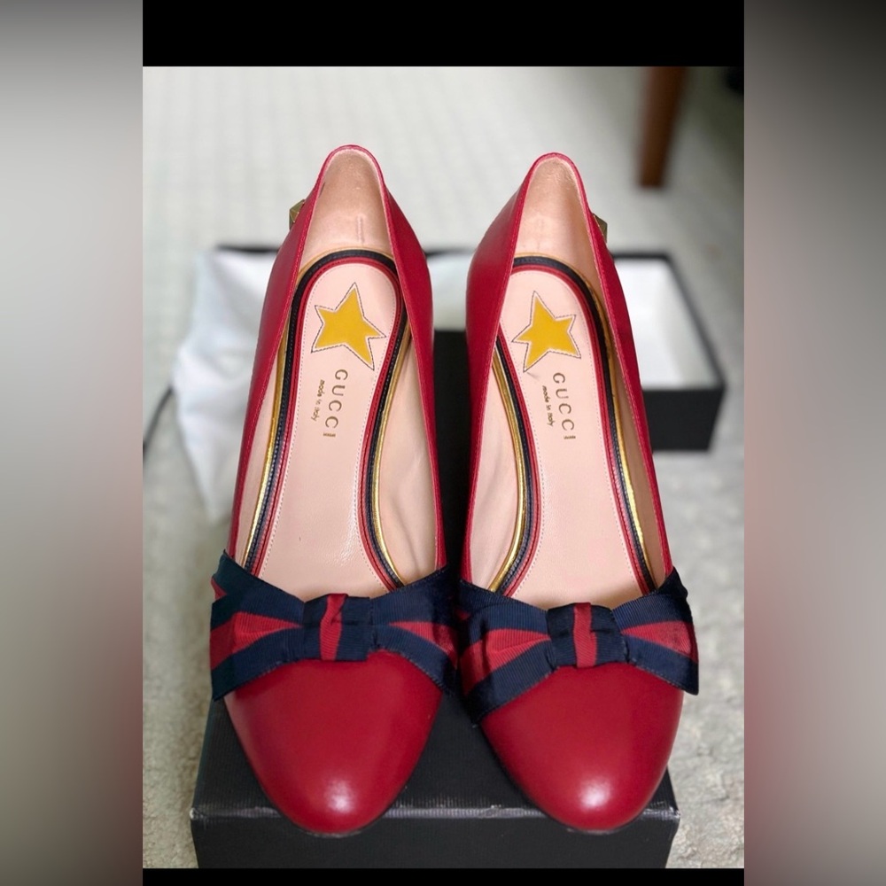 Gucci Red Leather Pumps with Navy Ribbon Bow